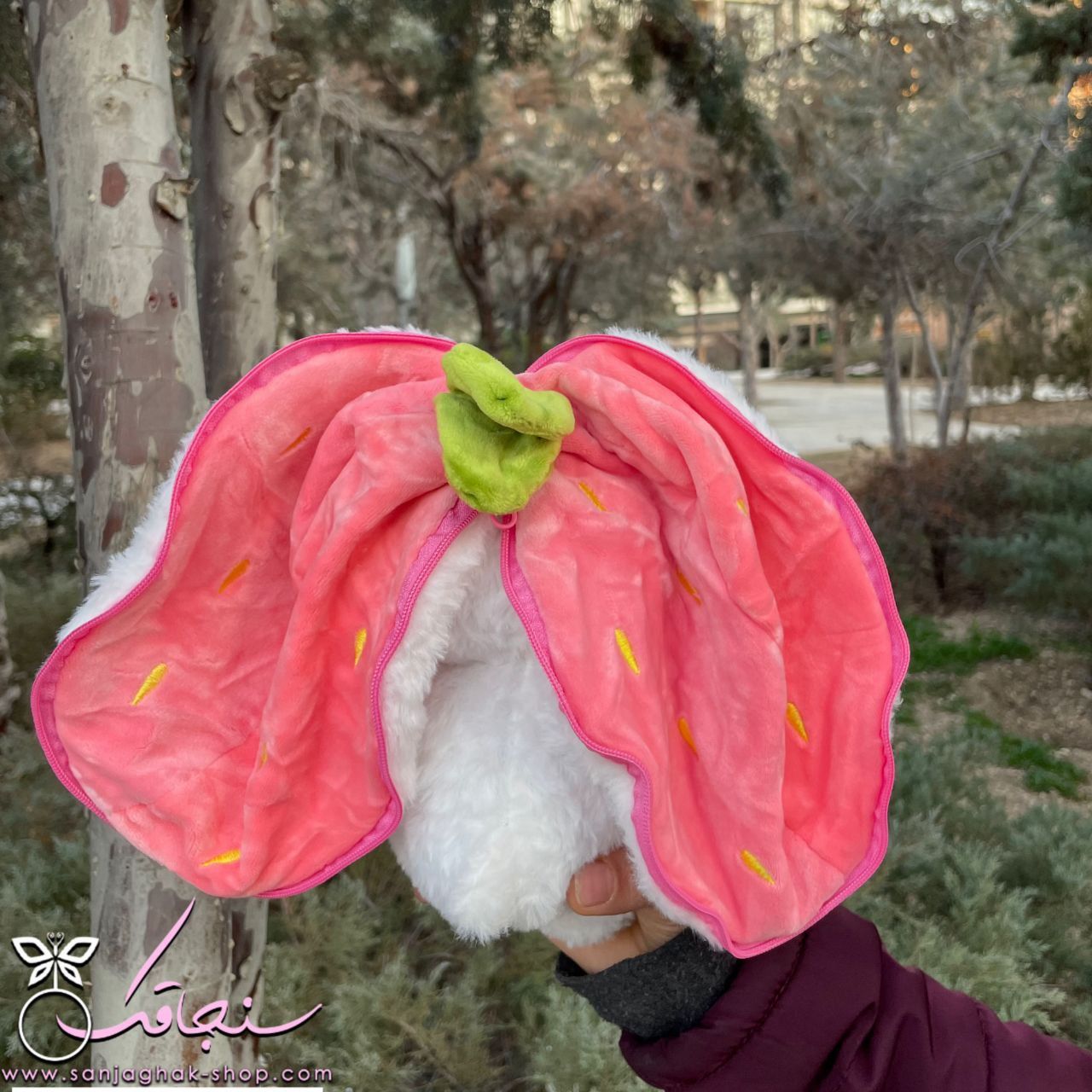 عروسک خرگوش سوپرايزی توت فرنگی