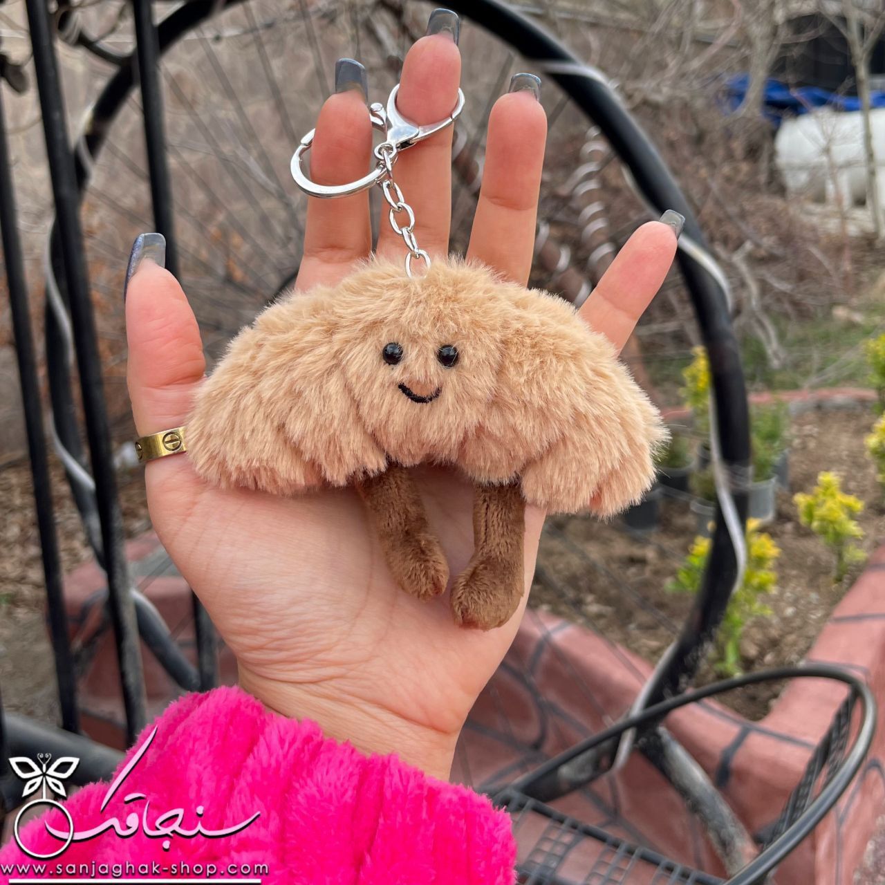 آويز (جاكليدی)كروسان