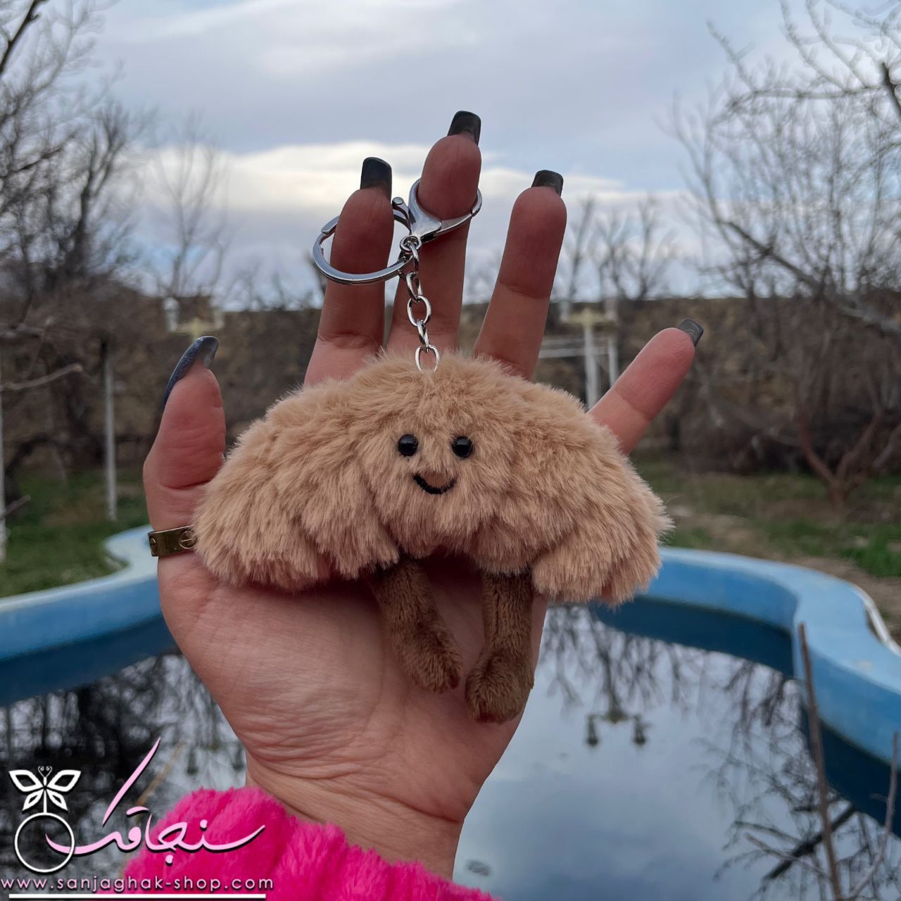 آويز (جاكليدی)كروسان