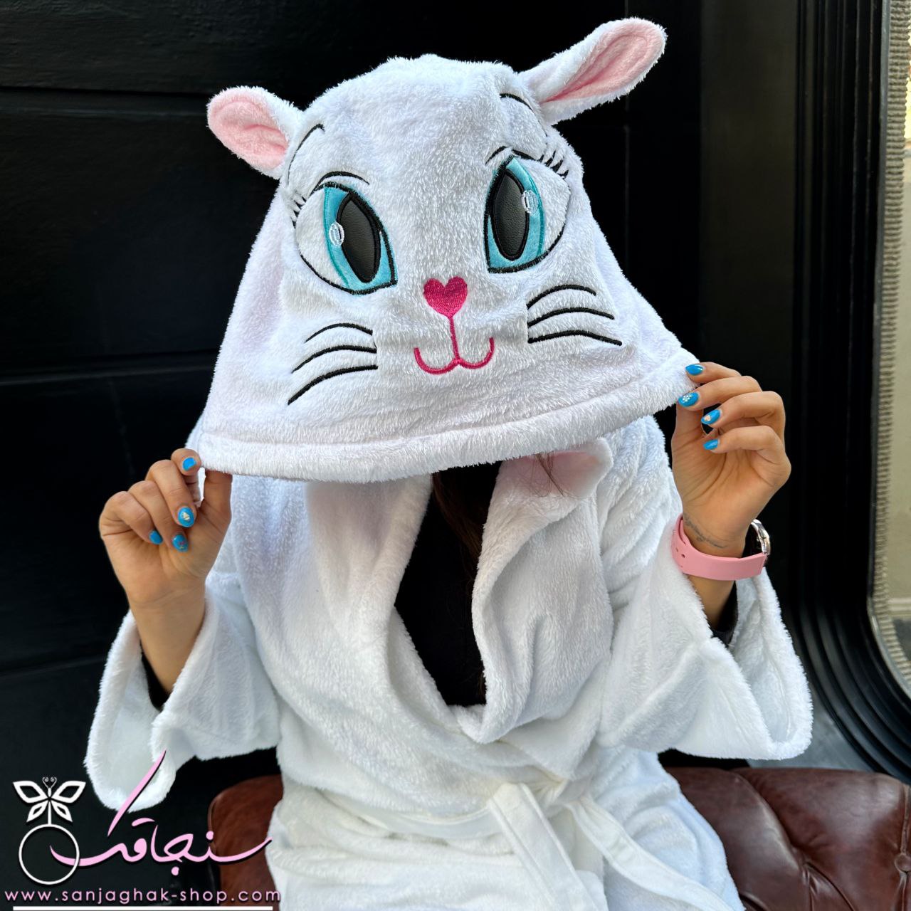 تنپوش گربه ای ربدوشامبر