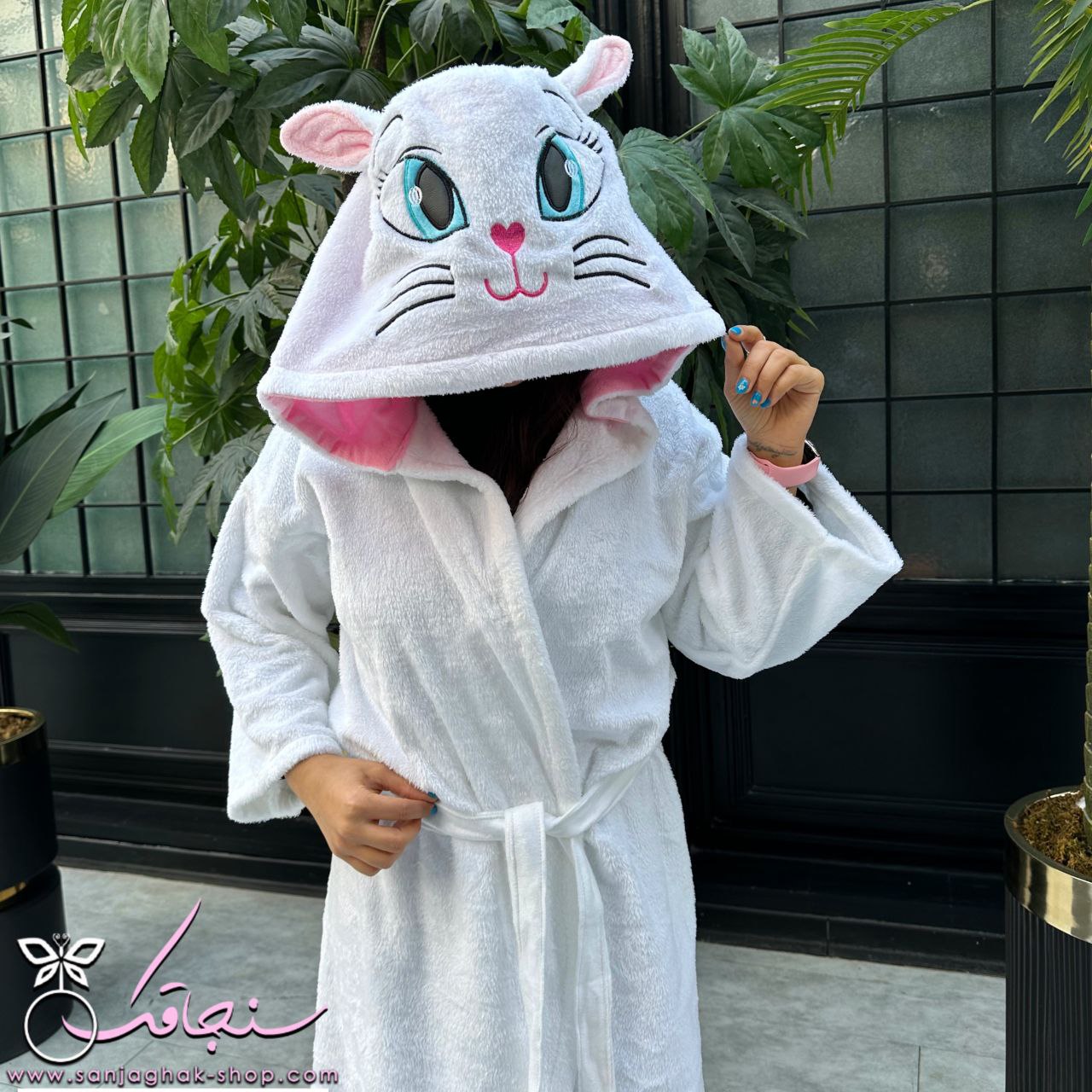 تنپوش گربه ای ربدوشامبر