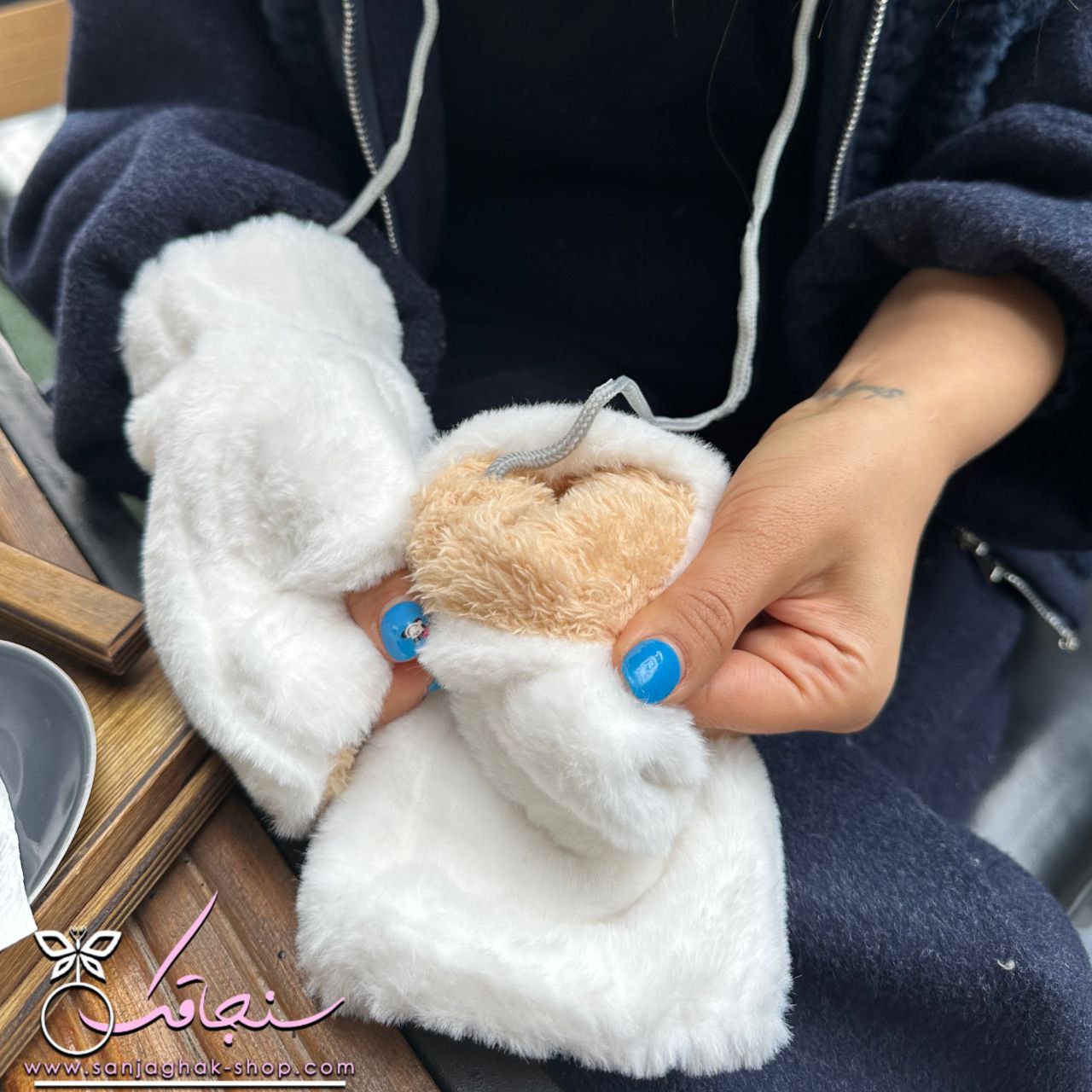 دستكش خزدار تدی سفید