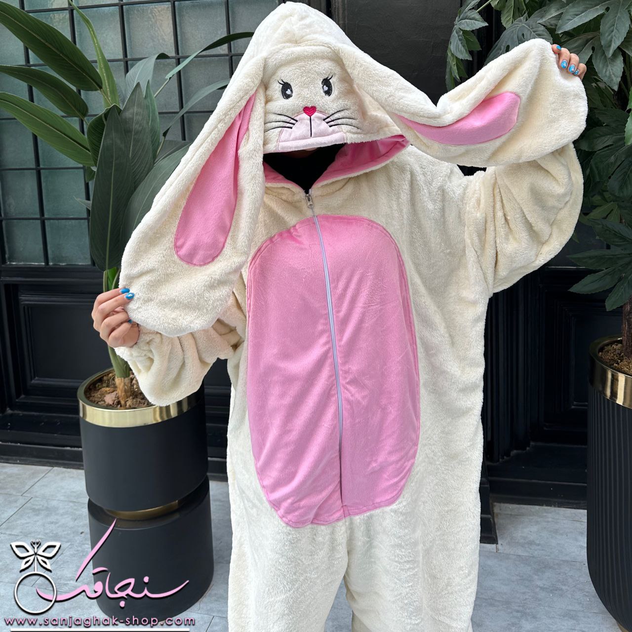 سرهمی خرگوش گوش دراز سفيد